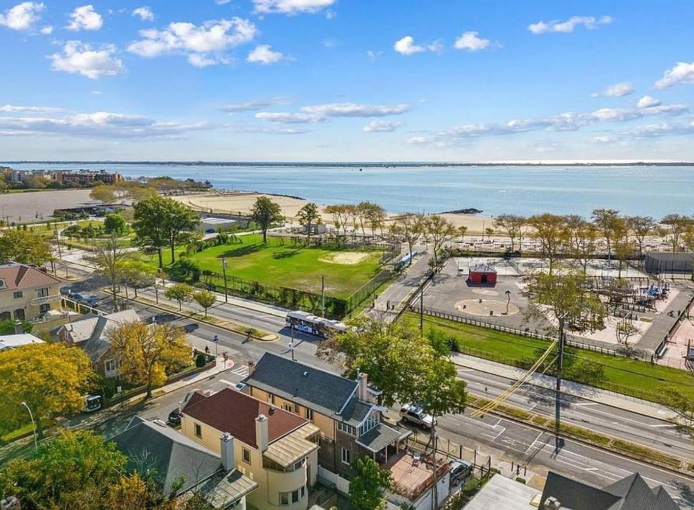 2 Bedroom Cozy Gem Manhattan Beach Нью-Йорк Экстерьер фото